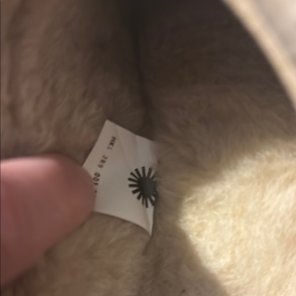 UGG INSPIRED Tan Suede Slippers - Picture 6 of 8